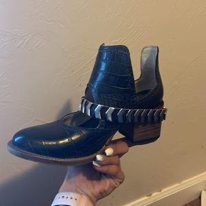 Freebird Blade black crocodile